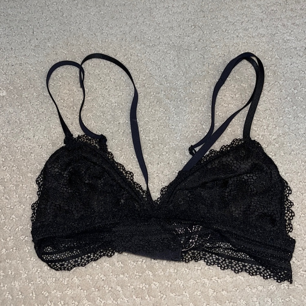 Victoria’s Secret black bralette